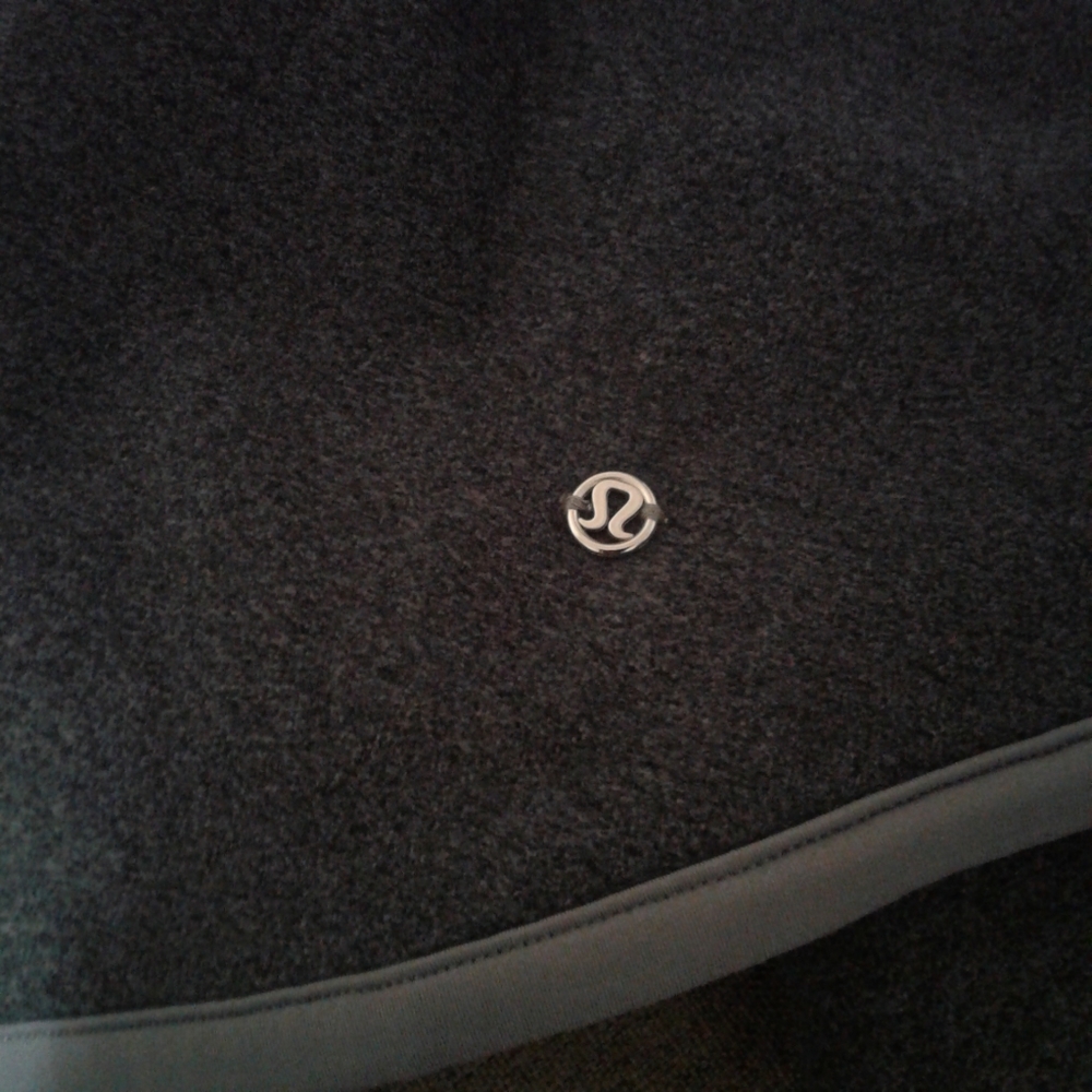 Lululemon Presence Of Mind Wrap 6/8 Small/Medium - Picture 13 of 13